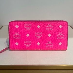 Limited stock! Price firm! Authentic MCM neon pink large size wallet $450+tax